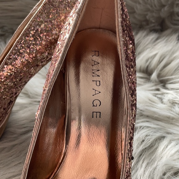Rampage size 7.5M rose gold heels - Picture 2 of 5